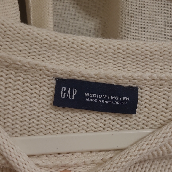 GAP Cream Crew Neck Sweater - Picture 2 of 5